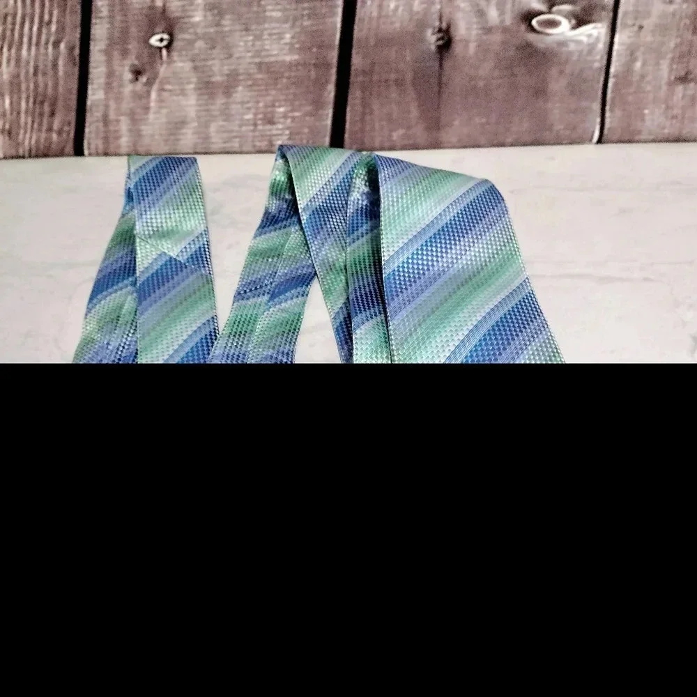 Saddlebred Men's Necktie Tie Blue Green Purple Woven Textured Material 58 x 3 T